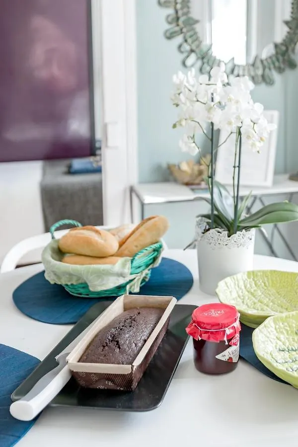 Avenida Da Liberdade Area, Bright And Newly Renovated 2 Bedroom Apartment, Lisbon Historical Center 0*,  Португалия