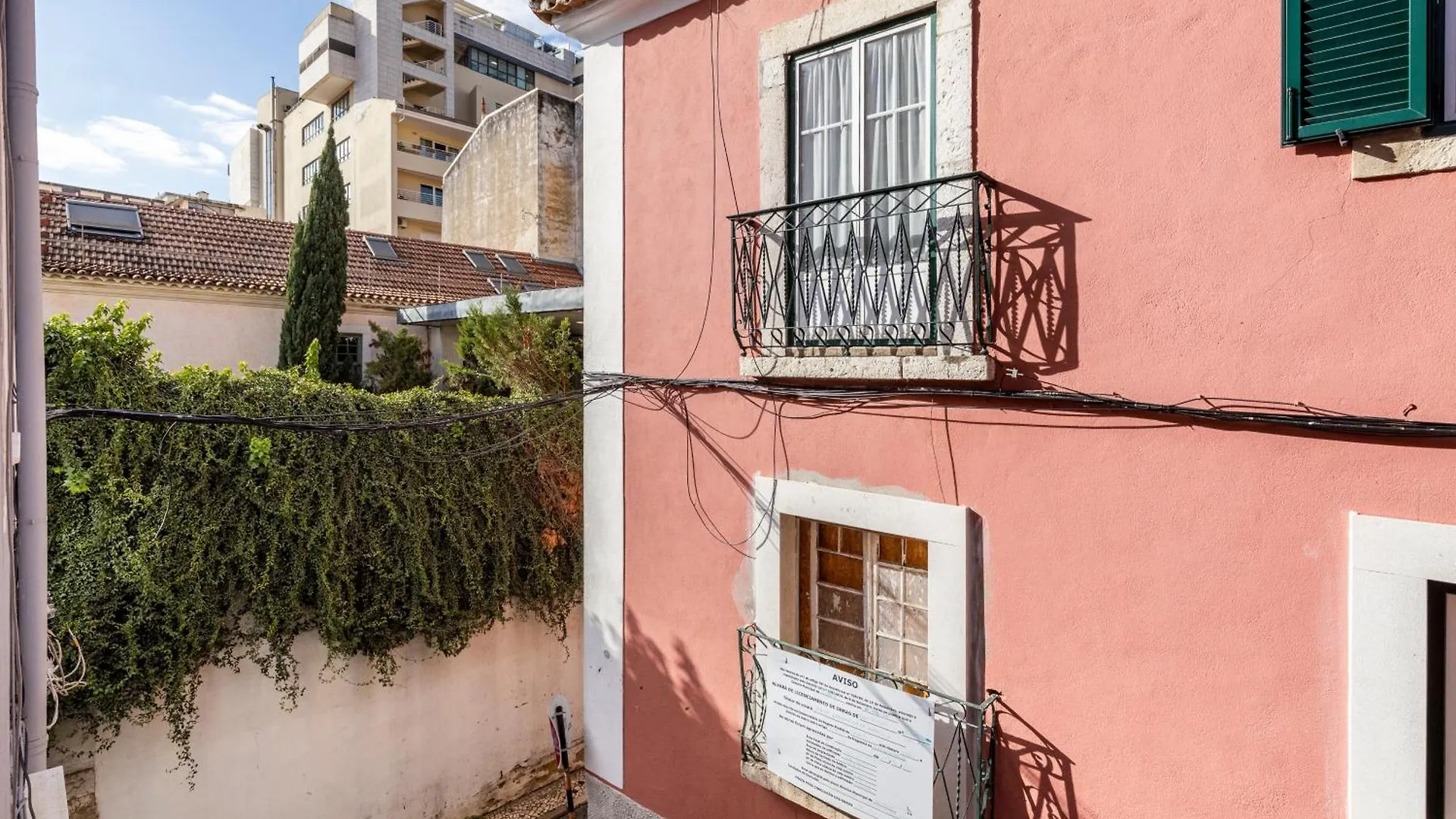 Avenida Da Liberdade Area, Bright And Newly Renovated 2 Bedroom Apartment, Lisbon Historical Center