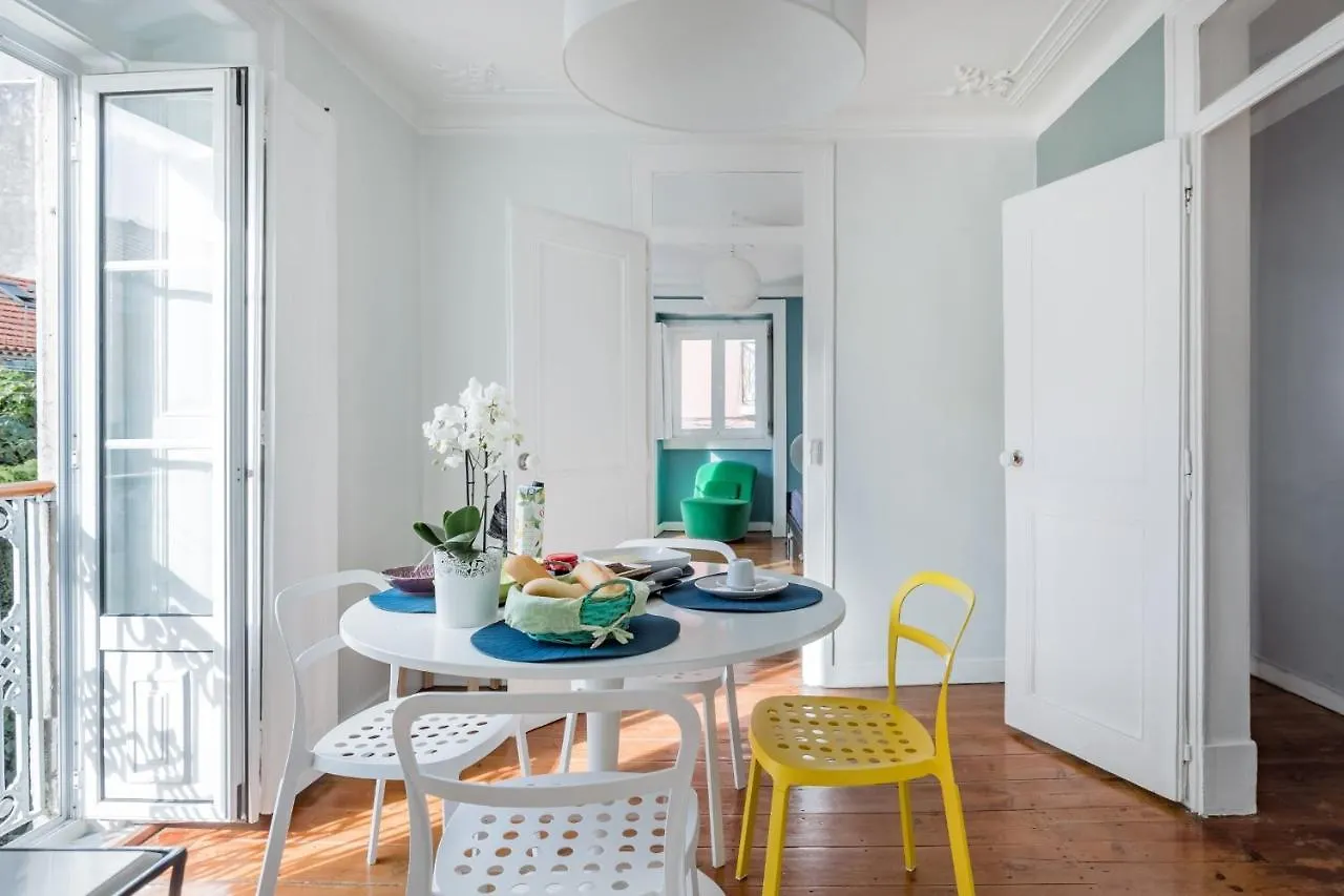 Avenida Da Liberdade Area, Bright And Newly Renovated 2 Bedroom Apartment, Lisbon Historical Center